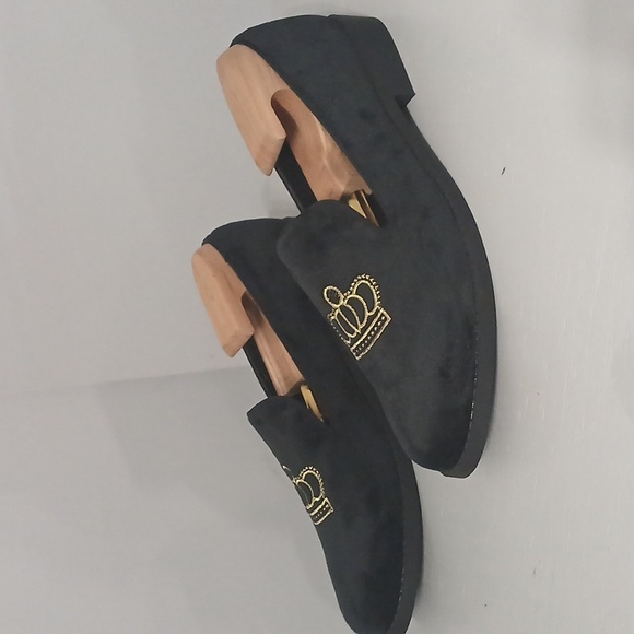 NWOT ,UO Crown Smoking Slipper Black Crown Embroidered Men's Loafers Sz11 - Picture 2 of 7